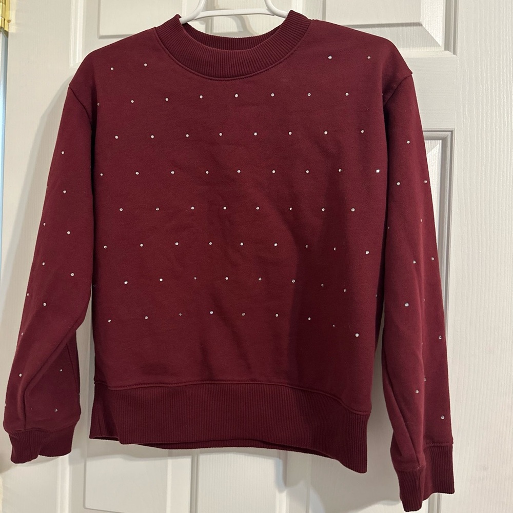 Stylish Burgundy Sweatshirt with a Touch of Sparkle! ✨